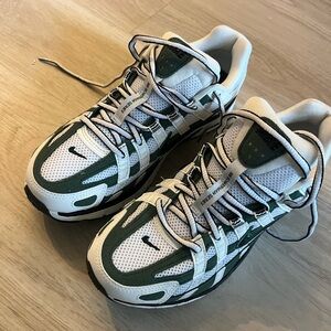 Women’s Nike P-6000